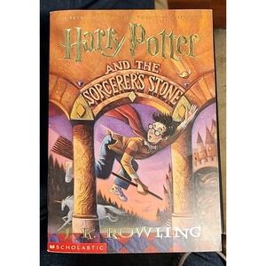Harry Potter And The Sorcerer's Stone -1-  Soft cover By Rowling, J.K. 1998